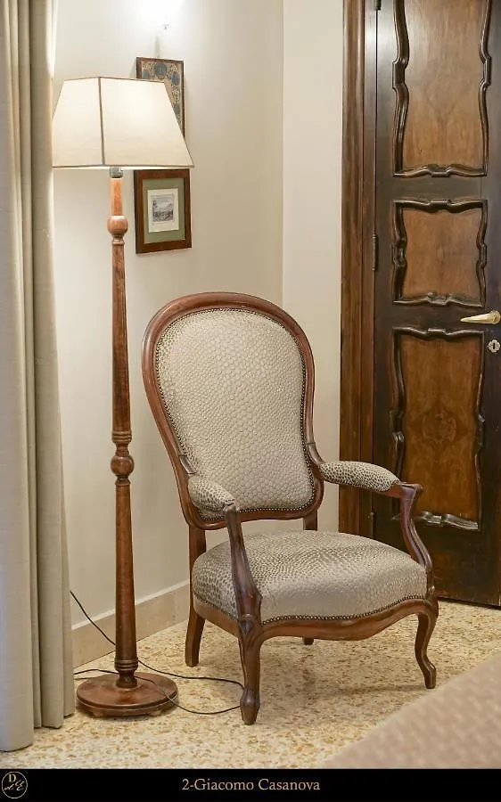 Dimora Donna Elena By Ranieri Bed & Breakfast Naples 0*,  Italy