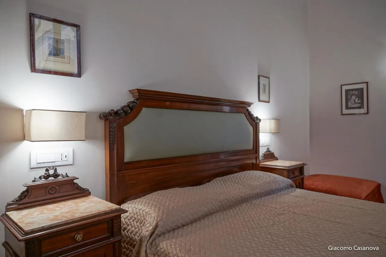 Dimora Donna Elena Bed & Breakfast Naples