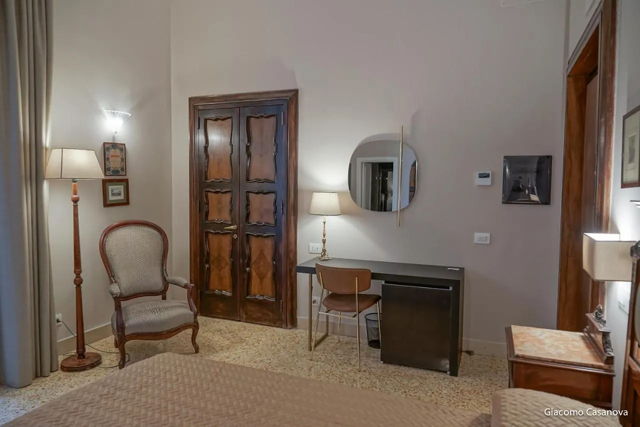 Dimora Donna Elena By Ranieri Bed & Breakfast Naples