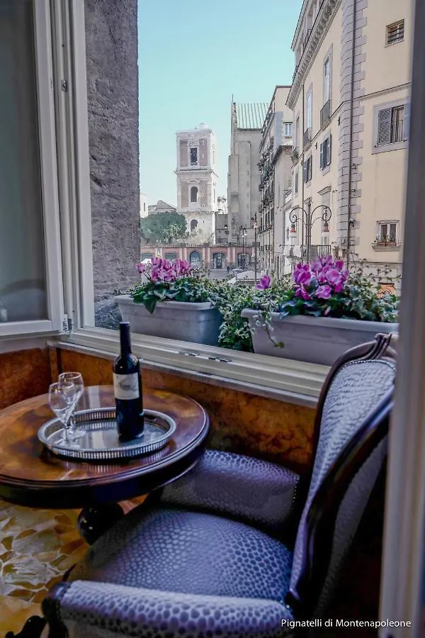 Bed and Breakfast Dimora Donna Elena By Ranieri Neapel